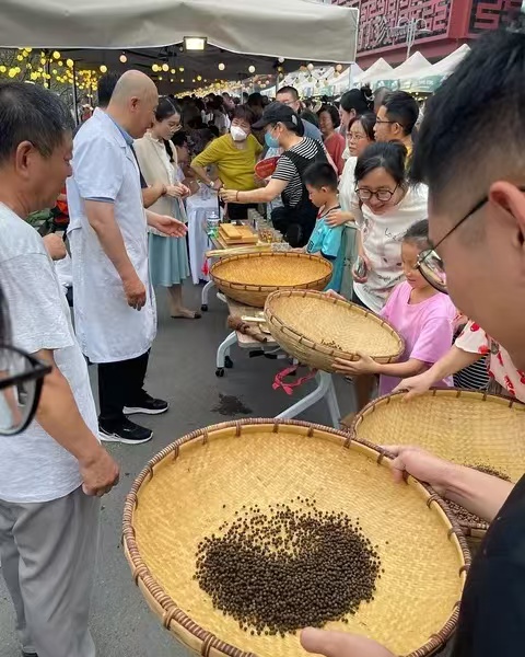 中医夜市”何以火爆出圈？